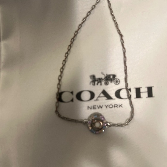 Dainty Coach Slip On Bracelet - Picture 1 of 3